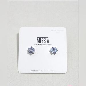 Classic Cubic Zirconia Stud Earrings - Silver 8mm BNIB